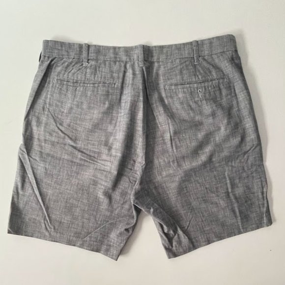 Gap - Flat Front Shorts - Size 36 - Picture 2 of 5